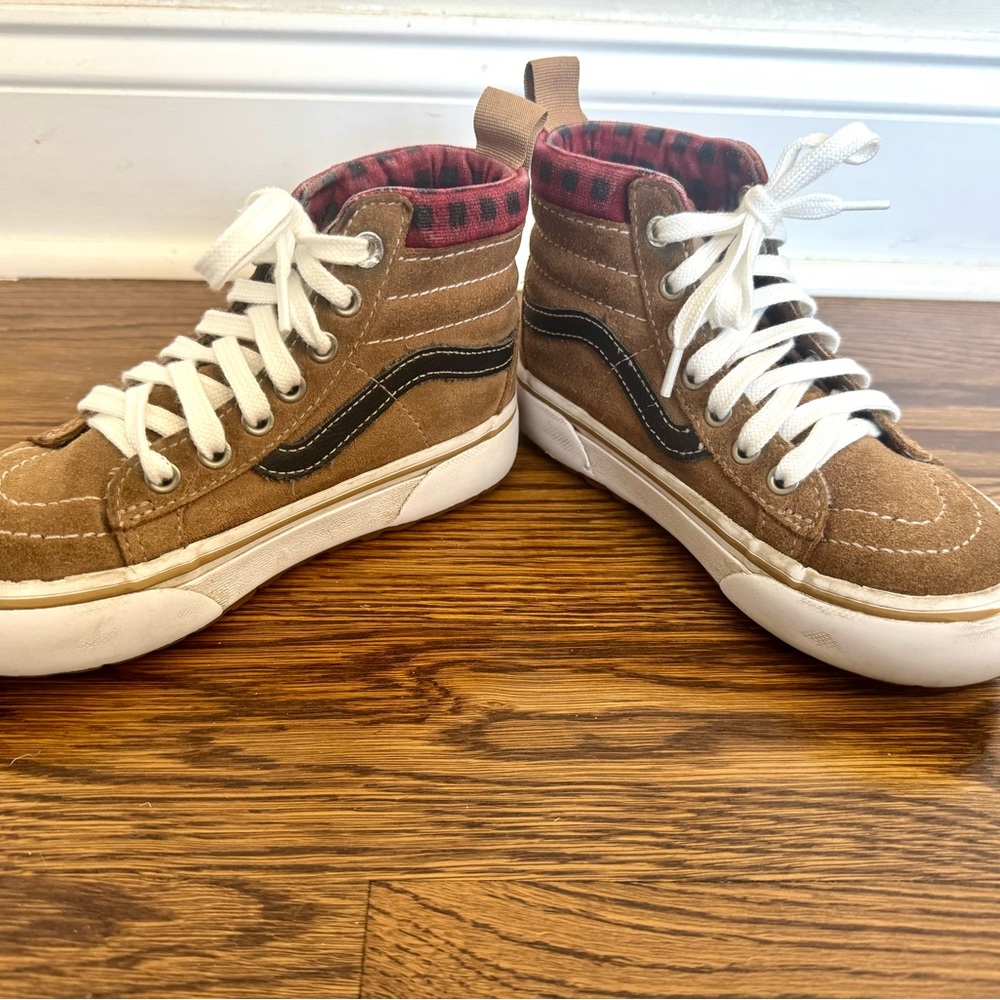Vans Kids Sk8-Hi High-Top Sneakers Boot Made for the Elements Cold Weather - Picture 2 of 8